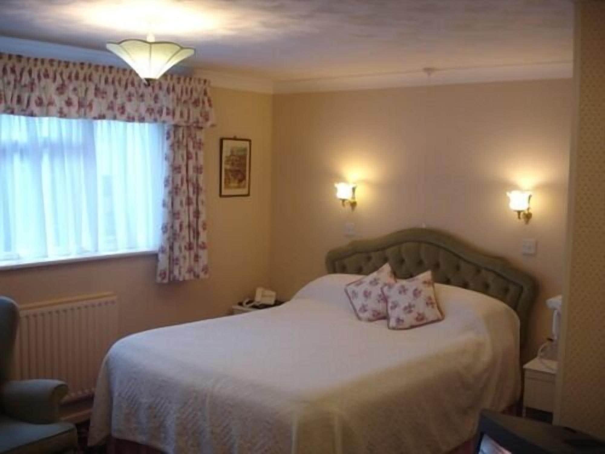 The Chudleigh Hotel Clacton-on-Sea Exterior photo